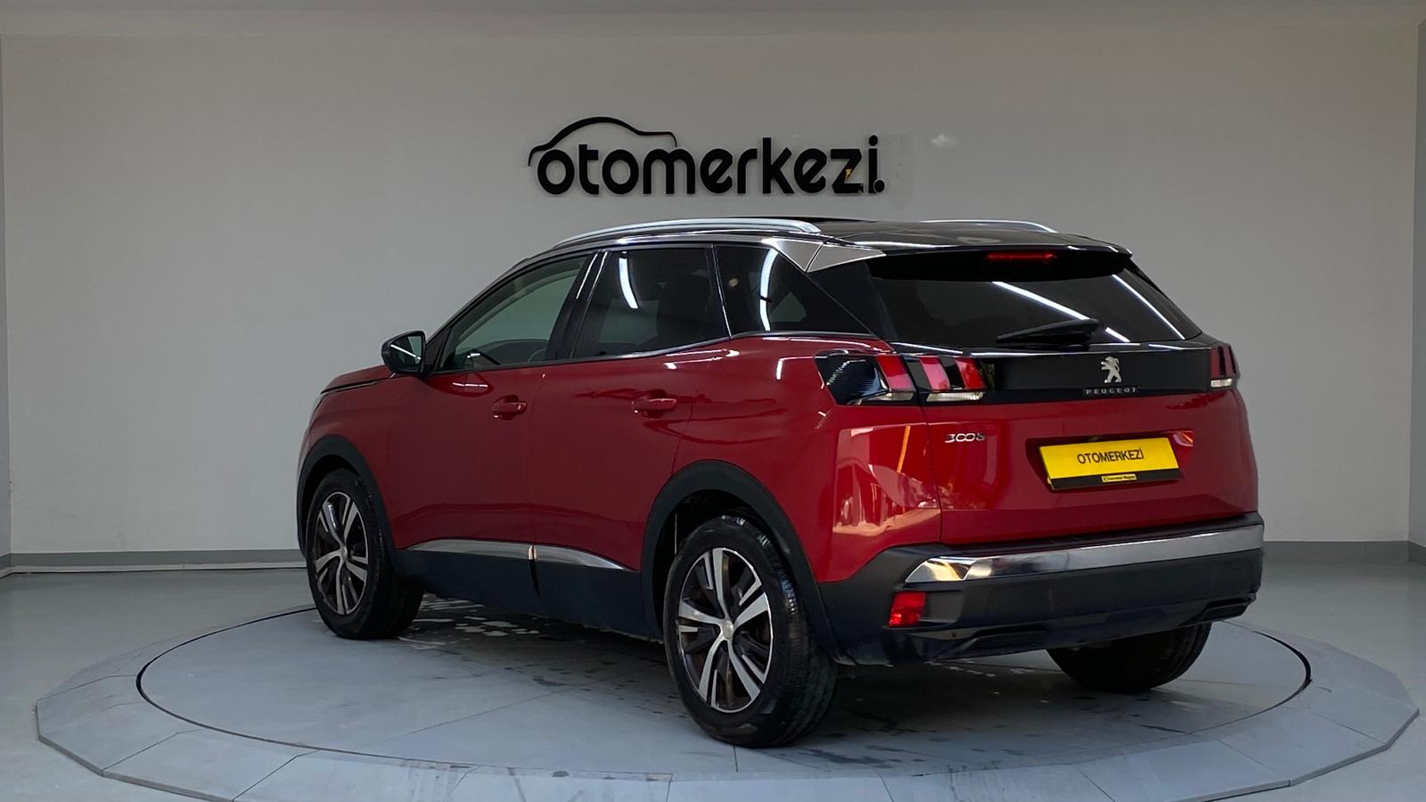 PEUGEOT 3008 4